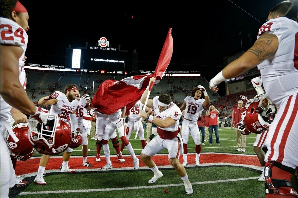 Oklahoma Sooners Baker Mayfield Planting Flag Midfield Poster (20×30) inches