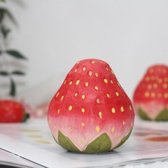 Wood Carving Strawberry Ornament Delicate Wood Strawberry Statue Adornment