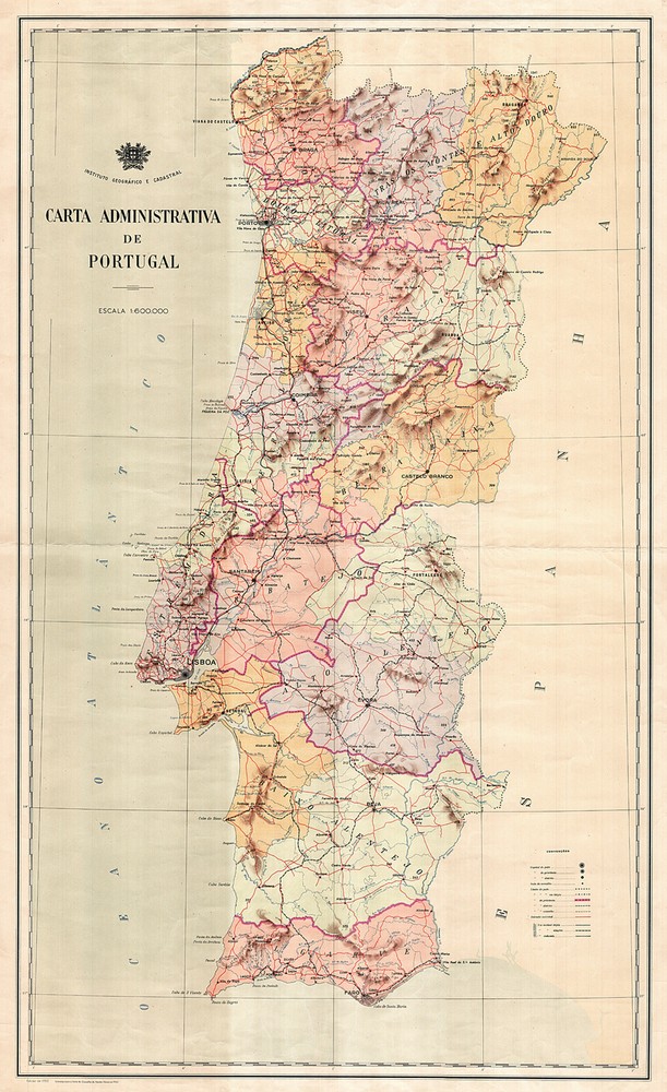MidCentury Map of Portugal Carta administrativa Wall Art Poster Print Artwork