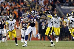 Denver Broncos Demaryius Thomas Stiff-Arm Steelers Poster (20×30) inches