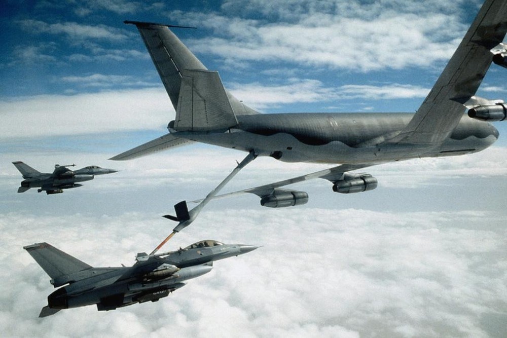 Military Aircraft Aerial Refueling Photo Art Print Poster 24×36 inch