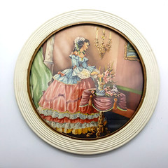 VTG Shabby Cottage Round Wall Art Prints Victorian Southern Women 9″ Set of 2