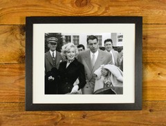 Joe DiMaggio & Marilyn Monroe – Iconic Celebrity Couple – Framed Wall Hanging