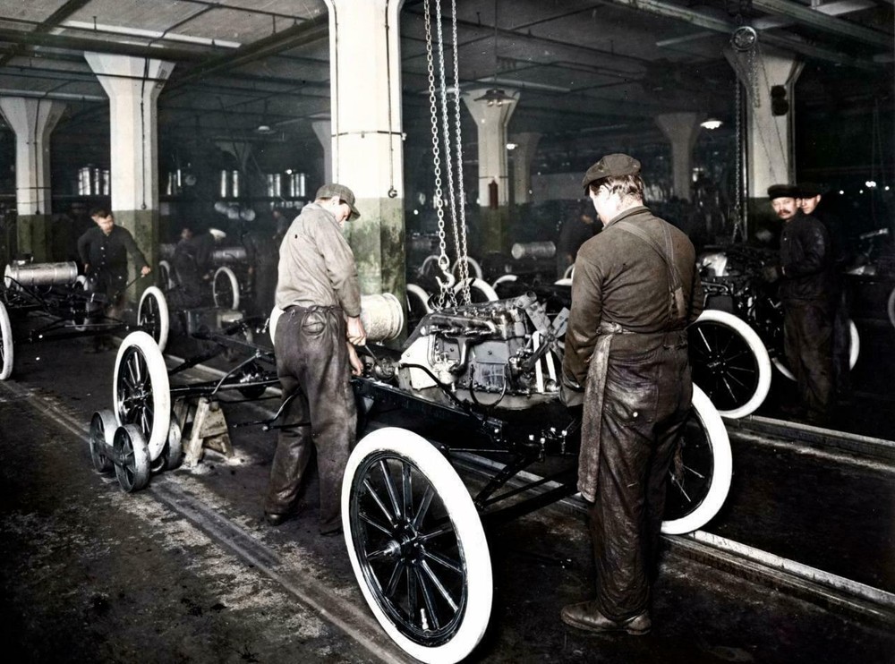 FORD ASSEMBLY LINE GLOSSY POSTER PICTURE PHOTO PRINT cars henry model t 4157