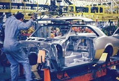 1967 Chevrollet Camaro Assembly Line (Installing Top) POSTER | 13X19″ | Classic