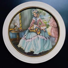 VTG Shabby Cottage Round Wall Art Prints Victorian Southern Women 9″ Set of 2