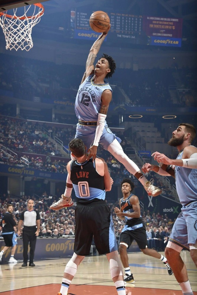 Memphis Griezzlies Ja Morant Dunking on Kevin Love Poster (20×30) inches