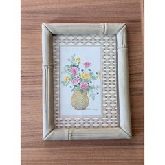 Set of 2 Vintage Style 6×8 Plastic Frames, Faux Bamboo Design, Floral Prints