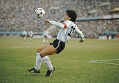 DIEGO MARADONA Volley Poster Print – poster no frame