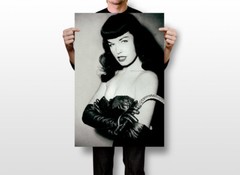 Bettie Page Black and White Close up Decor Wall Art Print – POSTER 20×30