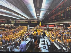 Vintage Chicago Trading Floor Panoramic Photo Framed Wall Art – Futures Trading