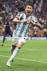 Di Maria Celebrating Goal Soccer 2022 Football Final Argentina – POSTER 20″x30″
