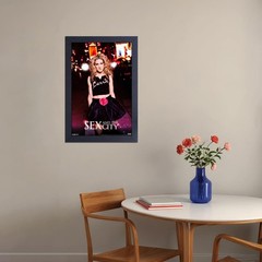 638537 Sex And The City Carrie In T-shirt Television Wall Decor Poster