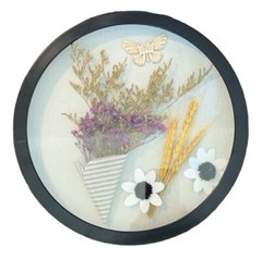 Circular Framed Wall Art Decoration with Dried Flowers, Black and White Frames 1