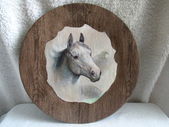 RUANE MANNING Faux Wood Wall Hanging Horse Picture 13″ Diameter (Plastic Frame)