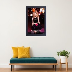 638537 Sex And The City Carrie In T-shirt Television Wall Decor Poster