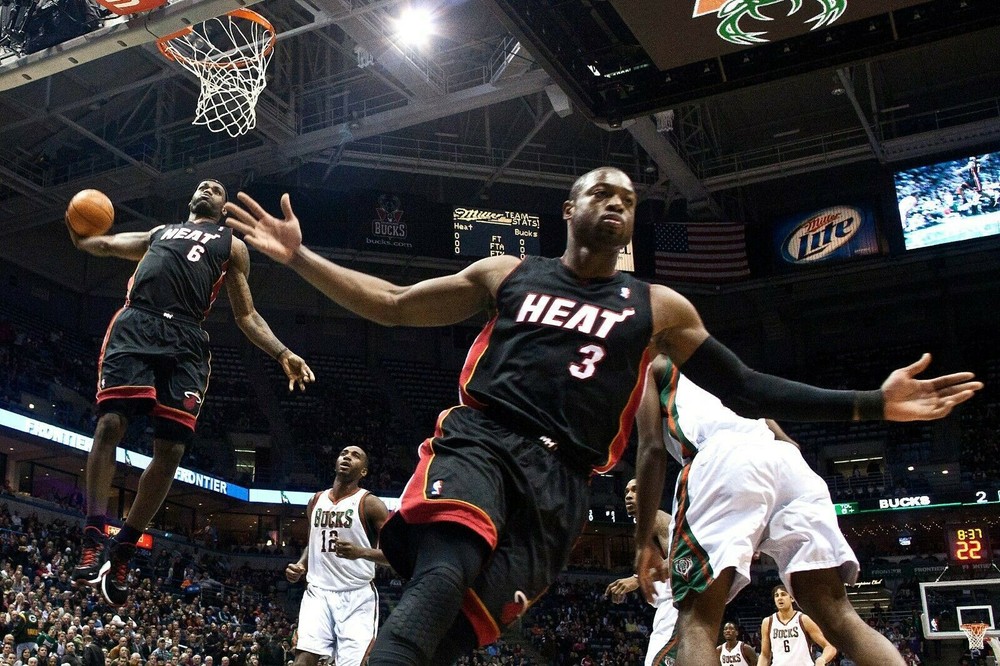 Lebron James & Dwyane Wade Alley Oop Miami Heat Poster (20×30) inches