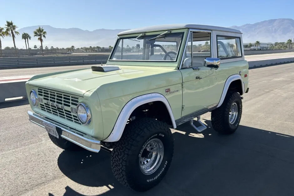 1973 Ford Bronco b73 | 24″x36″ POSTER | classic SUV