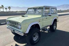 1973 Ford Bronco b73 | 24″x36″ POSTER | classic SUV