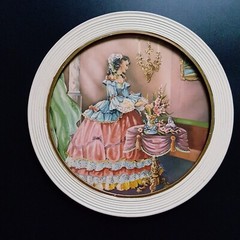 VTG Shabby Cottage Round Wall Art Prints Victorian Southern Women 9″ Set of 2