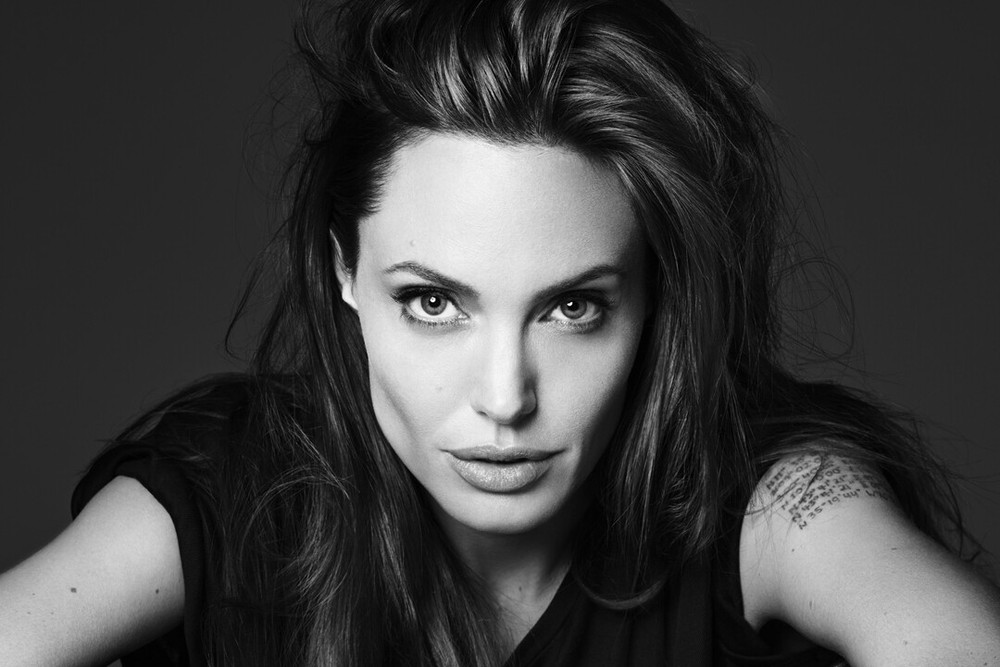 Angelina Jolie Actress Art Wall Indoor Room Outdoor Poster – POSTER 20×30