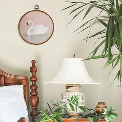 Swan Round Wall Art Decor – Vintage Animal Coquette Wall Art Canvas Frame Art…