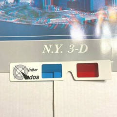 Vintage New York City Skyline Anaglyph 3D Poster 24″ x 16″ 1986 USA w/ Glasses