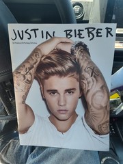 Justin Bieber 2016 Poster Book 12 Poster 11×8.5 Excellent Condition