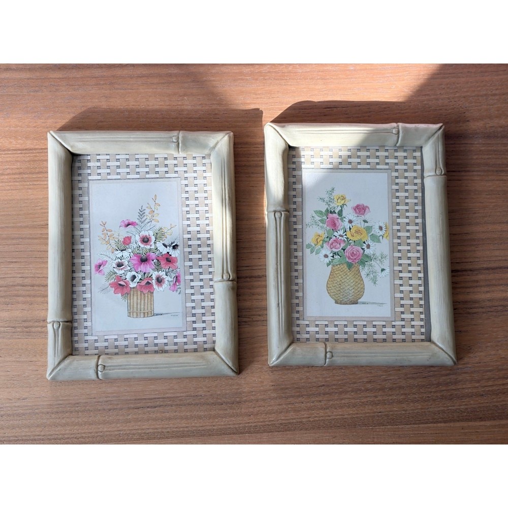 Set of 2 Vintage Style 6×8 Plastic Frames, Faux Bamboo Design, Floral Prints