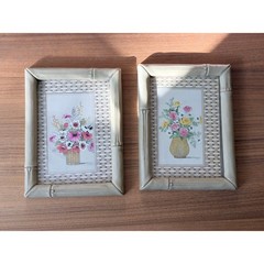Set of 2 Vintage Style 6×8 Plastic Frames, Faux Bamboo Design, Floral Prints